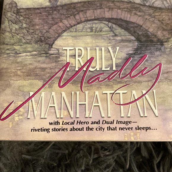 Nora Roberts novels - Picture 4 of 4